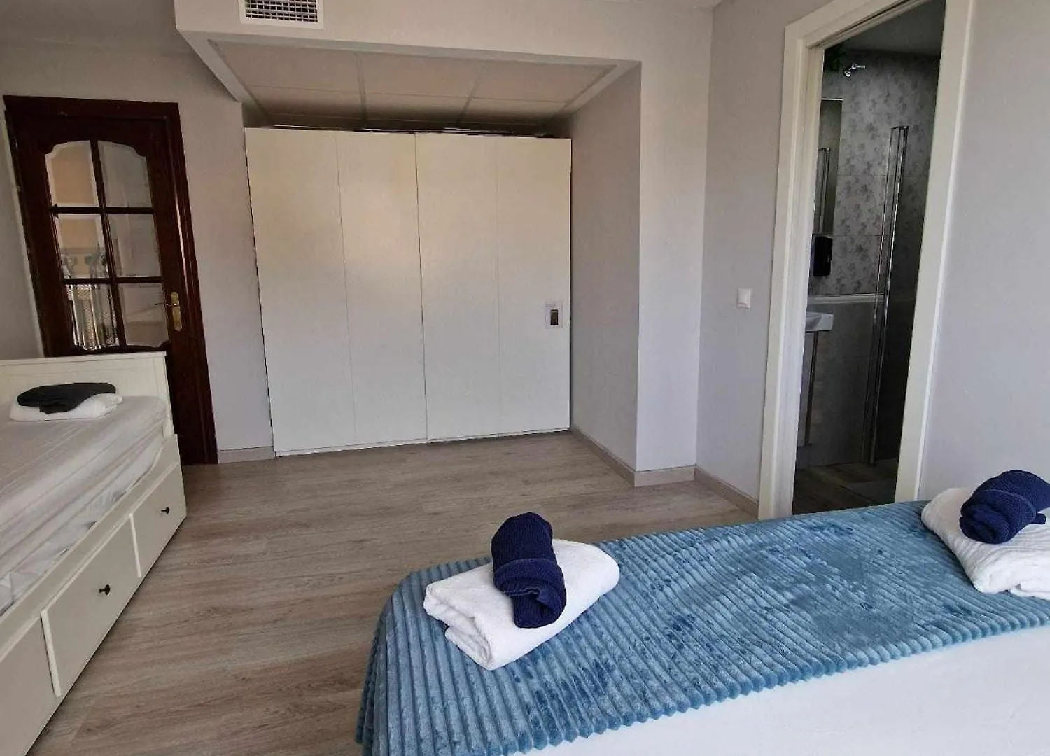 2 Rooms 2 Baths Y Parking Cathedral Màlaga Apartmán